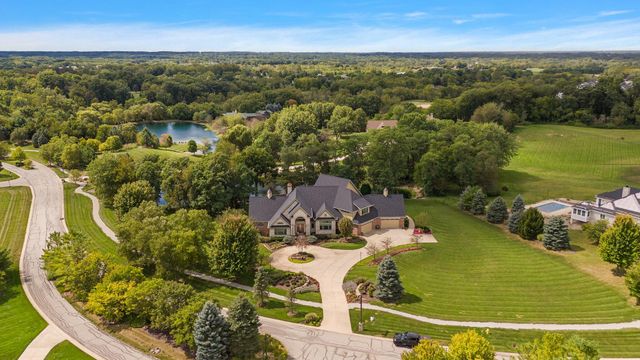 2901 Pepper Creek Bridge Pkwy, Valparaiso, IN 46385