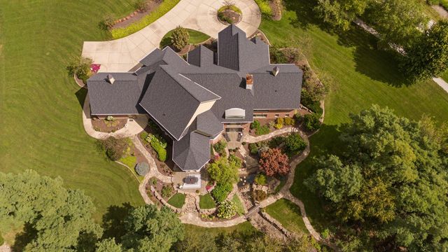 2901 Pepper Creek Bridge Pkwy, Valparaiso, IN 46385