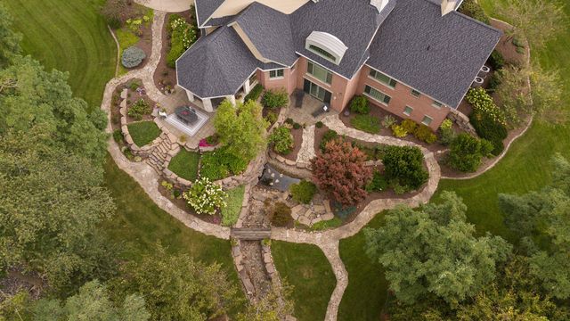 2901 Pepper Creek Bridge Pkwy, Valparaiso, IN 46385