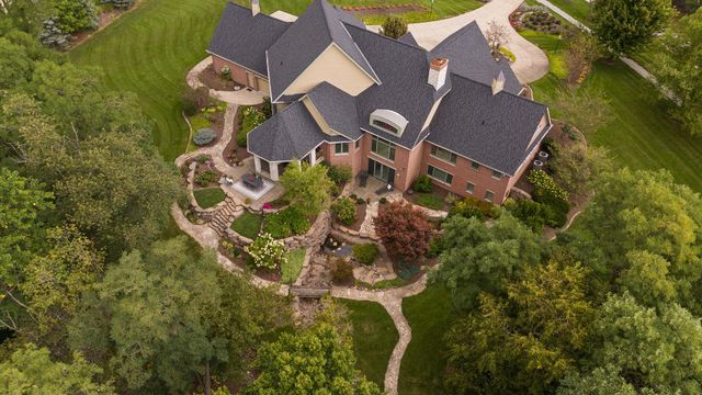 2901 Pepper Creek Bridge Pkwy, Valparaiso, IN 46385