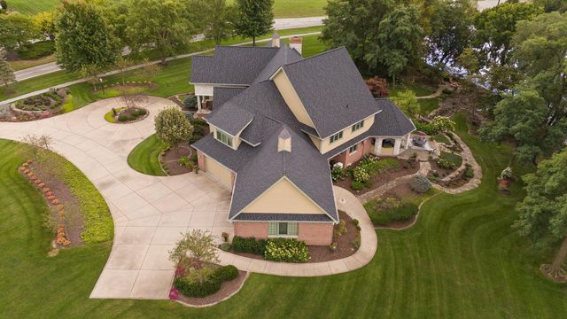 2901 Pepper Creek Bridge Pkwy, Valparaiso, IN 46385