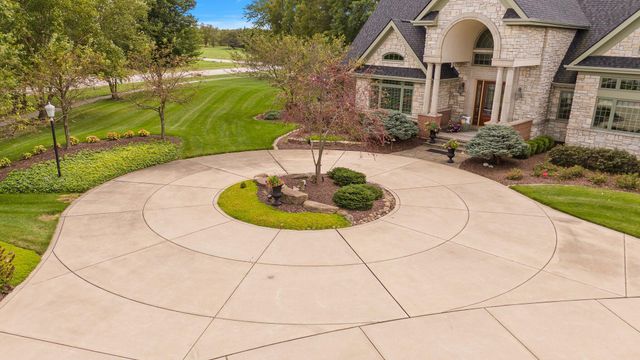 2901 Pepper Creek Bridge Pkwy, Valparaiso, IN 46385