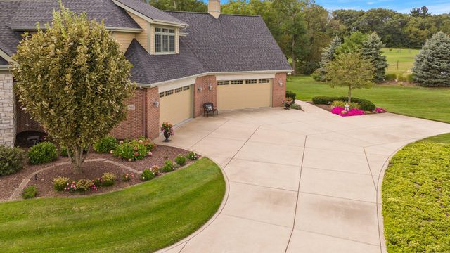 2901 Pepper Creek Bridge Pkwy, Valparaiso, IN 46385