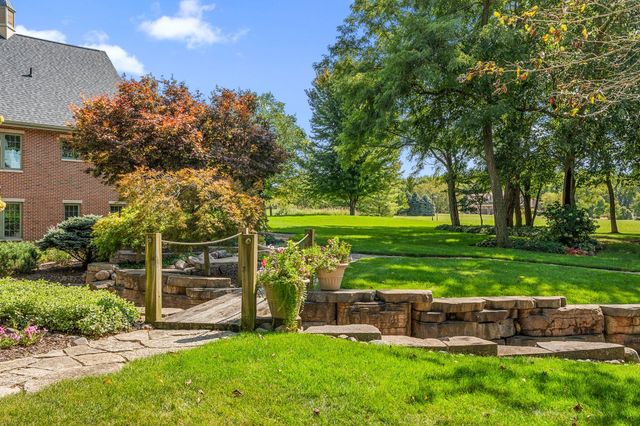 2901 Pepper Creek Bridge Pkwy, Valparaiso, IN 46385