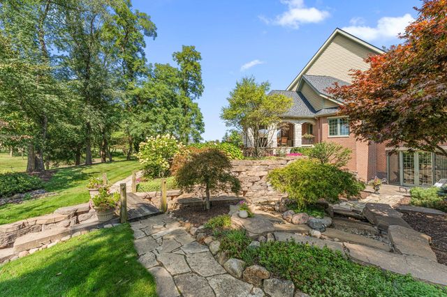2901 Pepper Creek Bridge Pkwy, Valparaiso, IN 46385