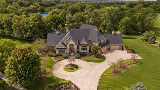 2901 Pepper Creek Bridge Pkwy, Valparaiso, IN 46385