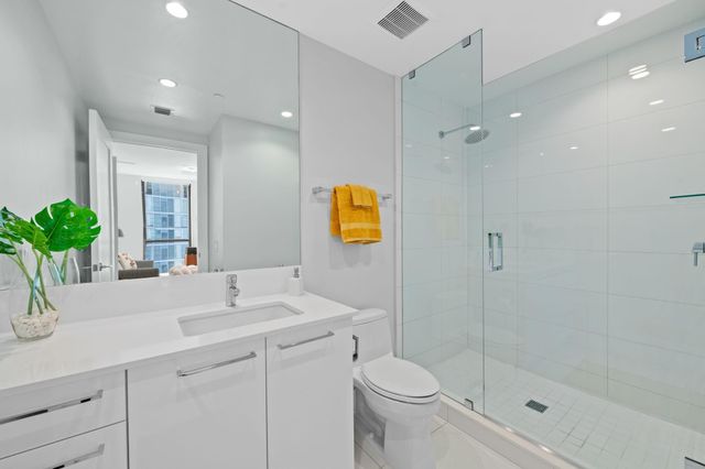 100 E Las Olas Boulevard 2404, Fort Lauderdale, FL 33301