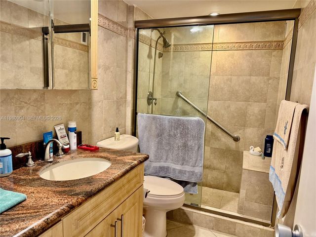 5005 Collins Ave 304, Miami Beach, FL 33140