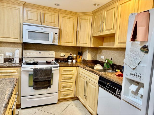 5005 Collins Ave 304, Miami Beach, FL 33140