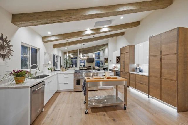 764 E Solana Circle, Solana Beach, CA 92075