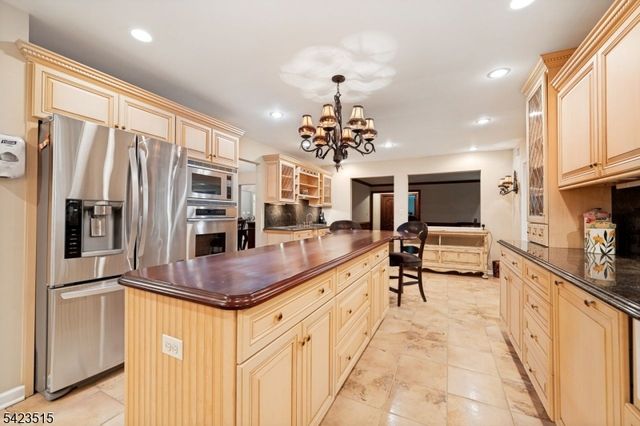 3 Rolling Ridge Dr, Rockaway Twp., NJ 07866