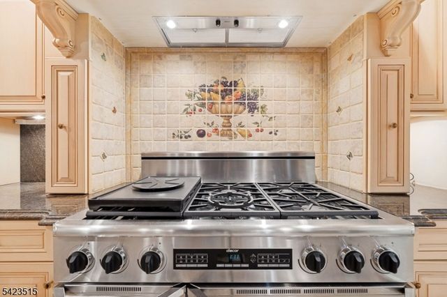 3 Rolling Ridge Dr, Rockaway Twp., NJ 07866
