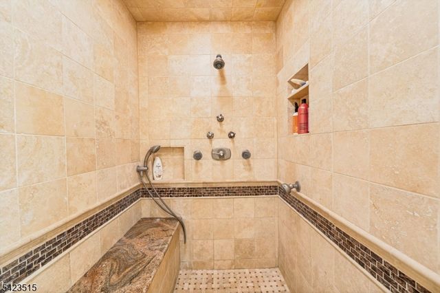 3 Rolling Ridge Dr, Rockaway Twp., NJ 07866