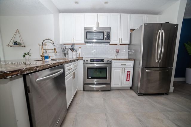 1725 SW 30th St, Fort Lauderdale, FL 33315