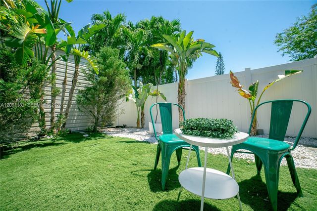 1725 SW 30th St, Fort Lauderdale, FL 33315