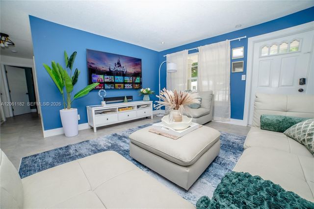 1725 SW 30th St, Fort Lauderdale, FL 33315