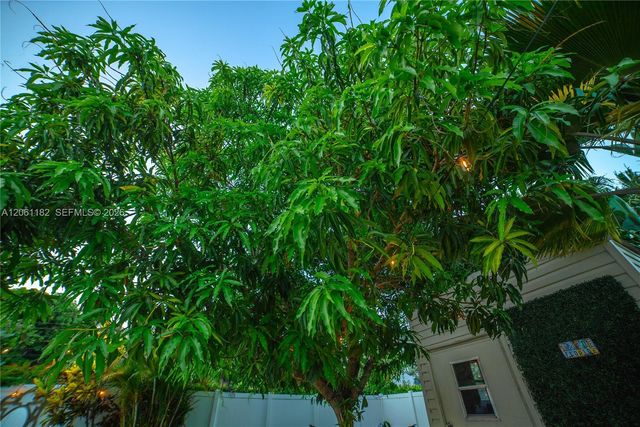 1725 SW 30th St, Fort Lauderdale, FL 33315