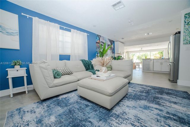 1725 SW 30th St, Fort Lauderdale, FL 33315