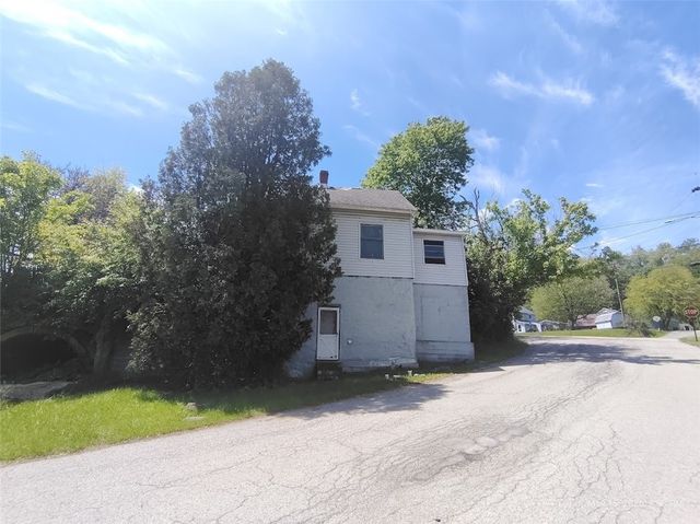 235 Kangaroo Hill Rd, Sewickley Twp, PA 15660