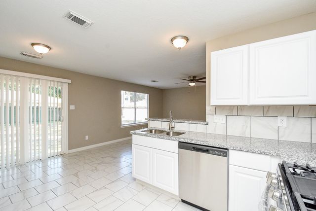 7818 Summer Place Drive, Humble, TX 77338