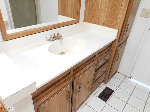 5691 Hobble Creek Drive, Las Vegas, NV 89120