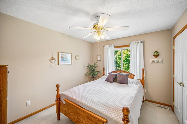 7798 Caldwell Circle, Johnston, IA 50131