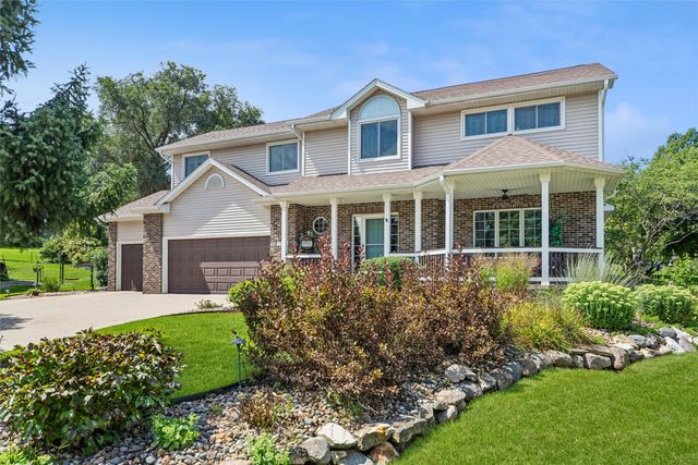 7798 Caldwell Circle, Johnston, IA 50131