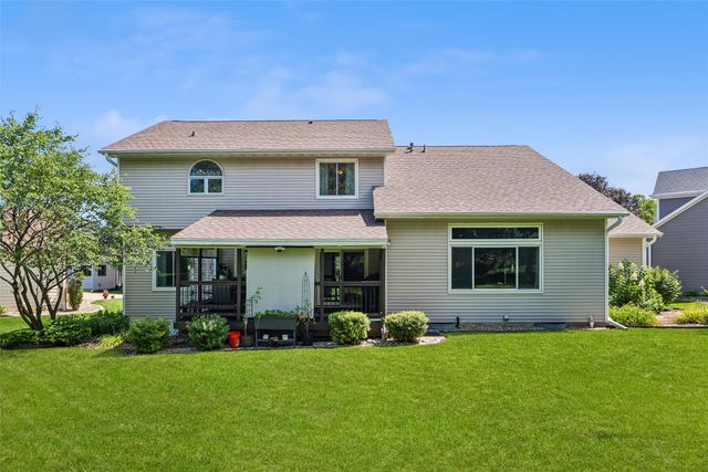 7798 Caldwell Circle, Johnston, IA 50131