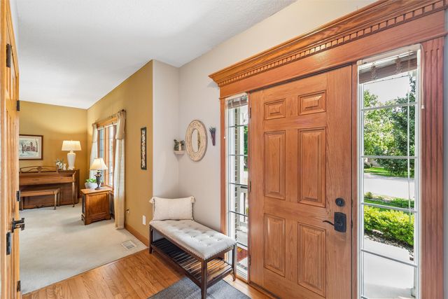 7798 Caldwell Circle, Johnston, IA 50131