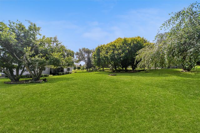 7798 Caldwell Circle, Johnston, IA 50131