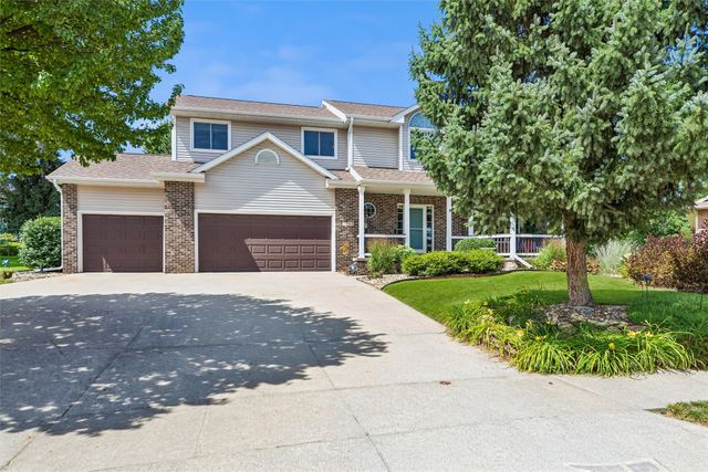 7798 Caldwell Circle, Johnston, IA 50131