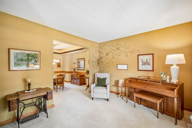 7798 Caldwell Circle, Johnston, IA 50131