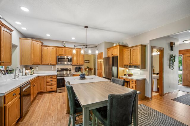 7798 Caldwell Circle, Johnston, IA 50131