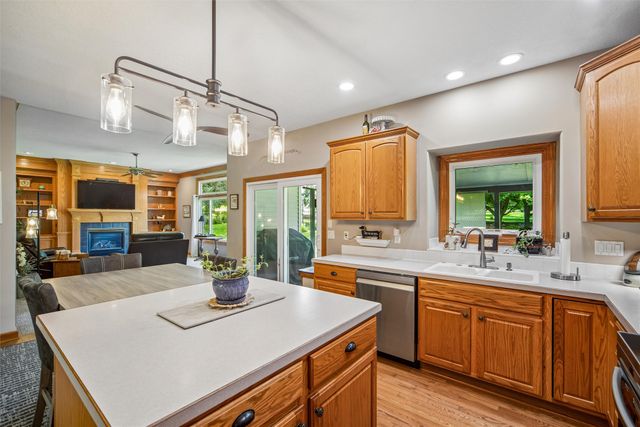 7798 Caldwell Circle, Johnston, IA 50131
