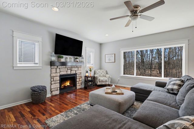 2109 Middle Ridge, Holly Township, MI 48442