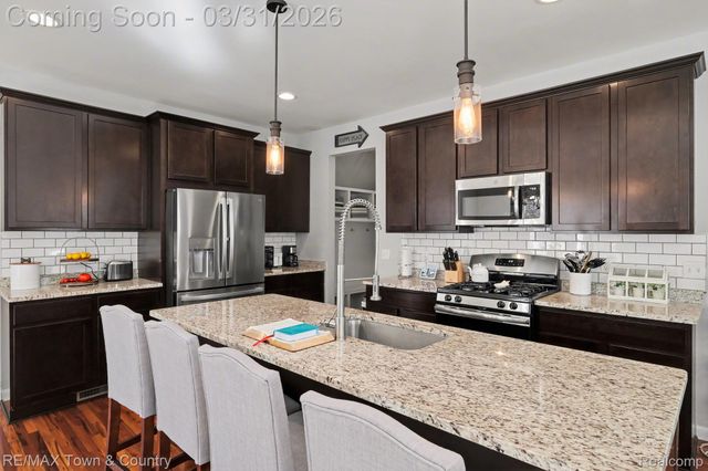 2109 Middle Ridge, Holly Township, MI 48442