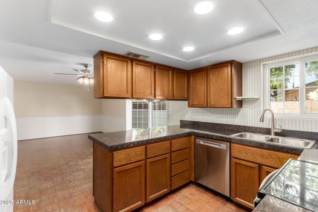 1518 E CANDLESTICK Drive, Tempe, AZ 85283