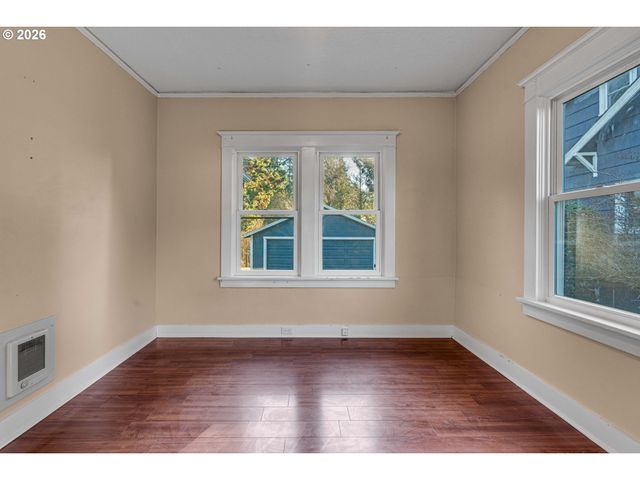 504 ABERNETHY Rd, Oregon City, OR 97045