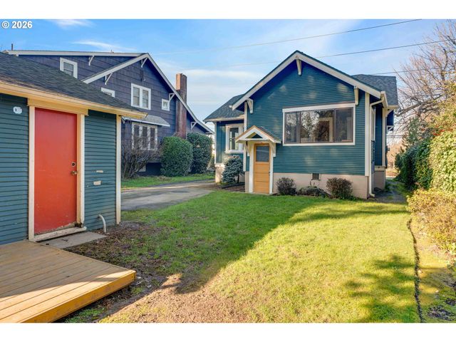 504 ABERNETHY Rd, Oregon City, OR 97045