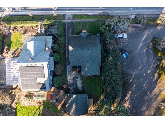 504 ABERNETHY Rd, Oregon City, OR 97045