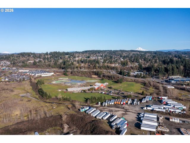 504 ABERNETHY Rd, Oregon City, OR 97045