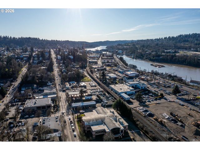 504 ABERNETHY Rd, Oregon City, OR 97045