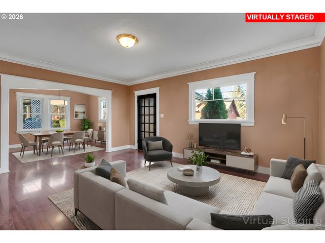 504 ABERNETHY Rd, Oregon City, OR 97045