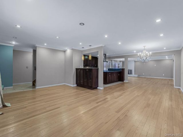 626 Pearl Street, Oceanside, NY 11572