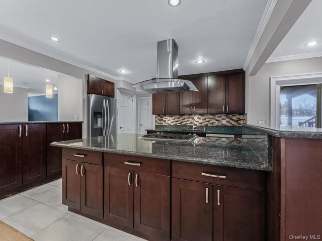 626 Pearl Street, Oceanside, NY 11572