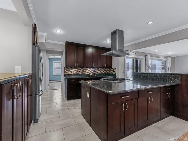 626 Pearl Street, Oceanside, NY 11572