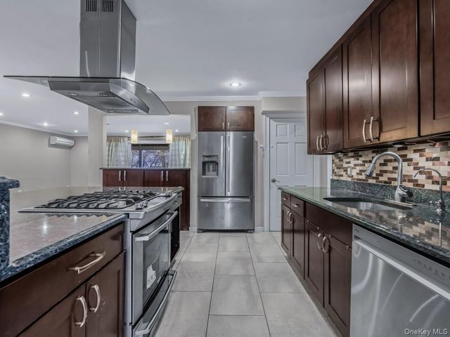 626 Pearl Street, Oceanside, NY 11572