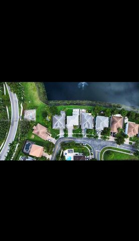 449 SE 31st Ave, Homestead, FL 33033