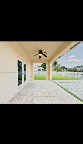 449 SE 31st Ave, Homestead, FL 33033