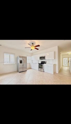 449 SE 31st Ave, Homestead, FL 33033